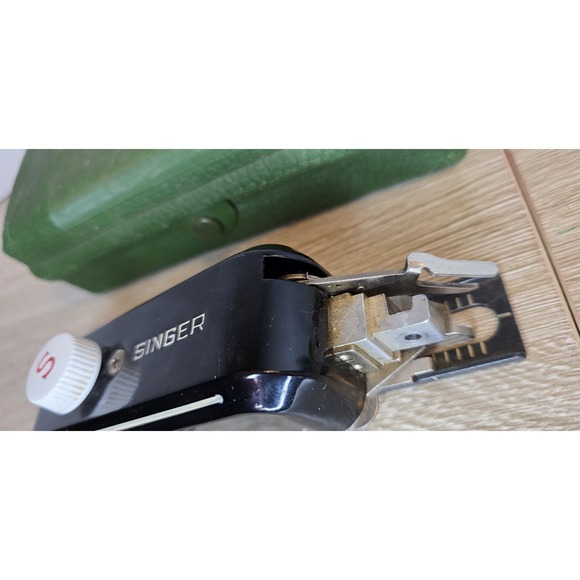 Vintage Singer Model W 654321 N Sewing Accessory w/ Green Case Beautiful - Picture 10 of 13